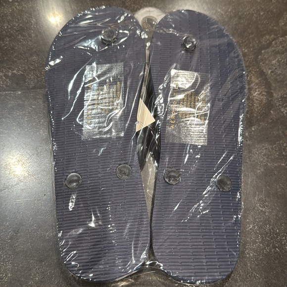 Aeropsotale Tropical Palms & Tropical Flowers Flip Flops Bundle - Picture 6 of 7